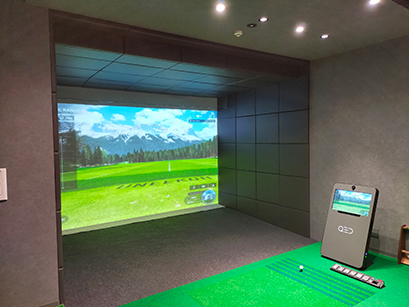 東京都港区赤坂に新しくオープンするTHE CITY RANGE 赤坂店様に『QED弾道解析型シミュレーター(オートティアップ付属)』を設置致しました