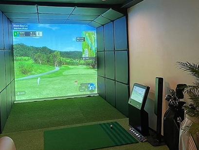 福島県福島市に新しくオープンするRESORT様（ゴルフバー）に『QED弾道解析型シミュレーター1台とGTSシミュレーター1台』 を設置致しました。